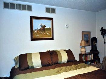 Lazy T Ranch Guest House Manhattan Exterior photo